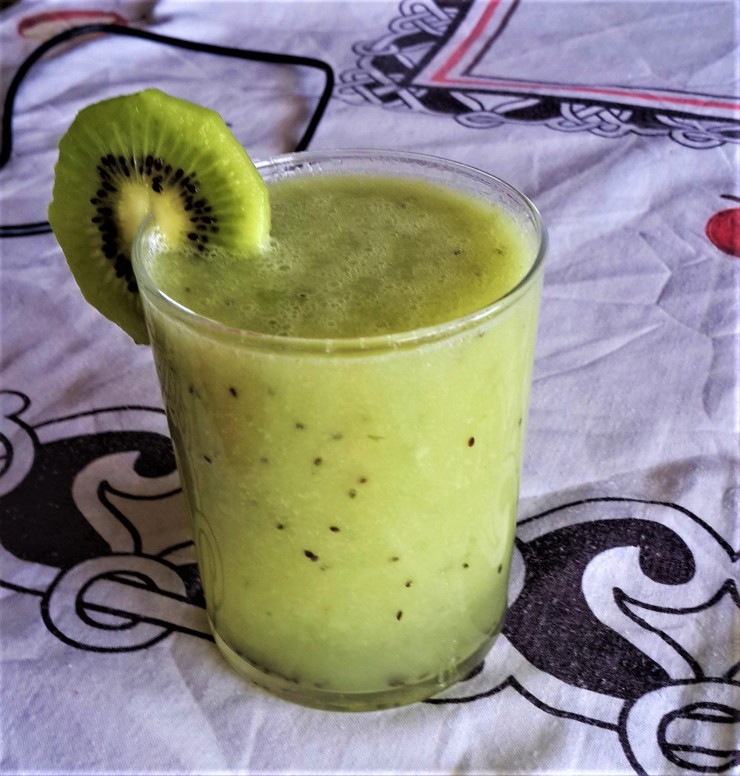 Smoothie de kiwi, ananás e menta – Travel_Cook_Diet